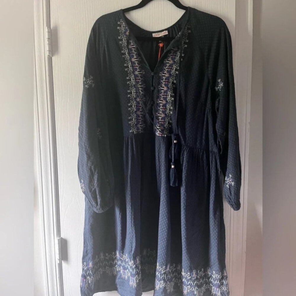 Knox Rose dress embroidered detail blue lightweight Size Large New with Tag